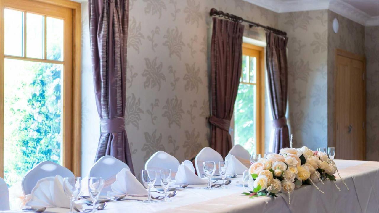 Hotel Рексъм Екстериор снимка