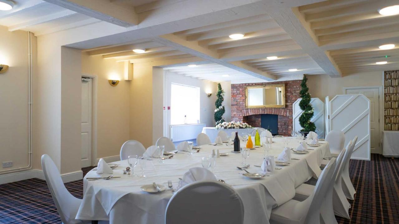 Hotel Рексъм Екстериор снимка